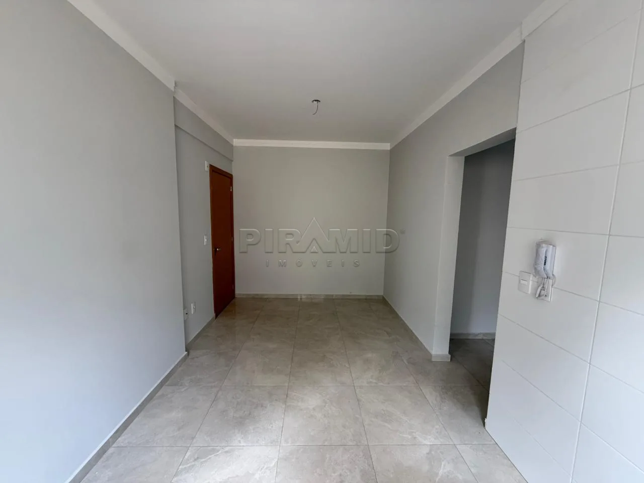 Alugar Apartamento / Padr&atilde;o em Ribeir&atilde;o Preto R$ 1.450,00 - Foto 1