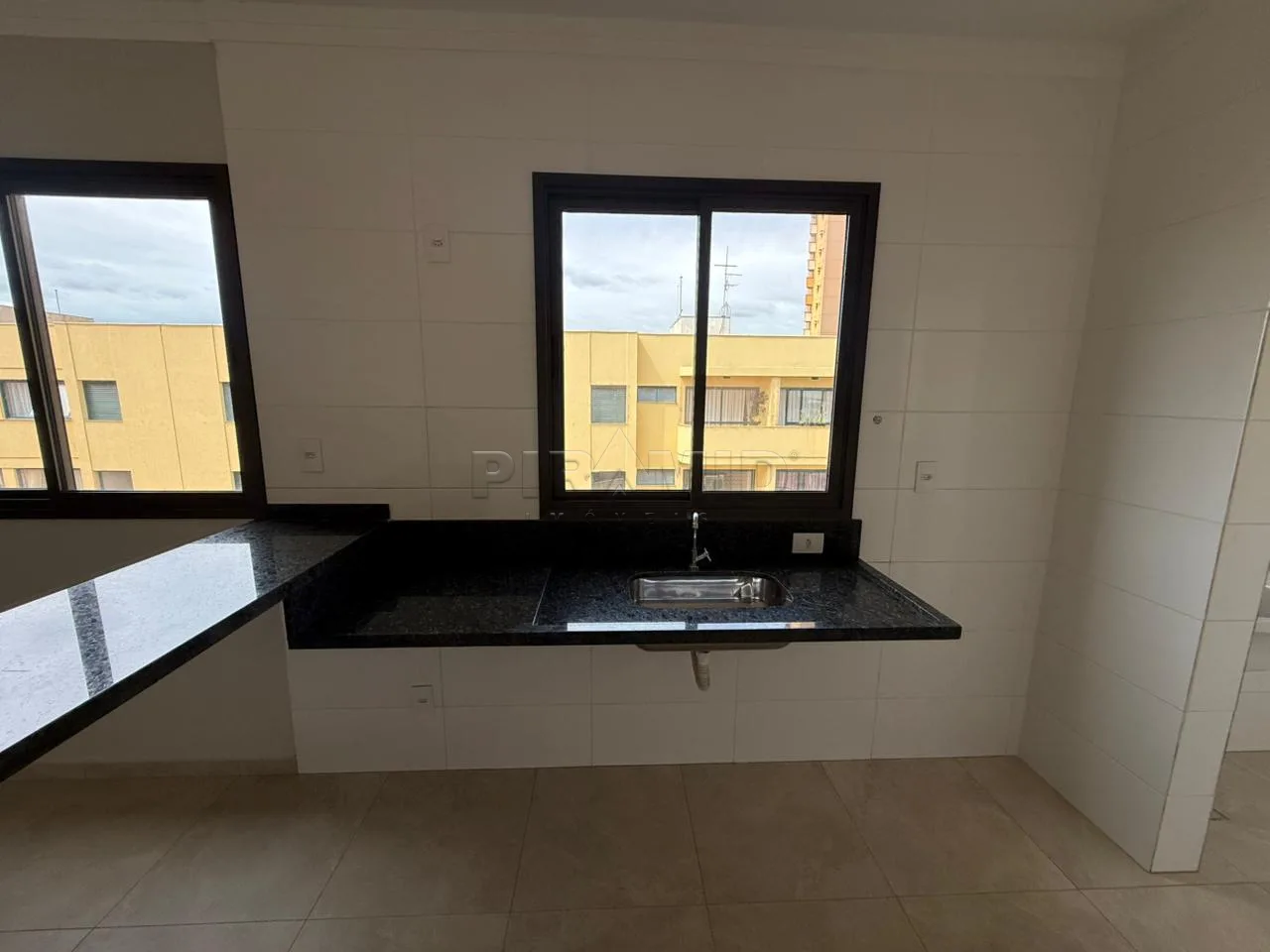 Alugar Apartamento / Padr&atilde;o em Ribeir&atilde;o Preto R$ 1.550,00 - Foto 5