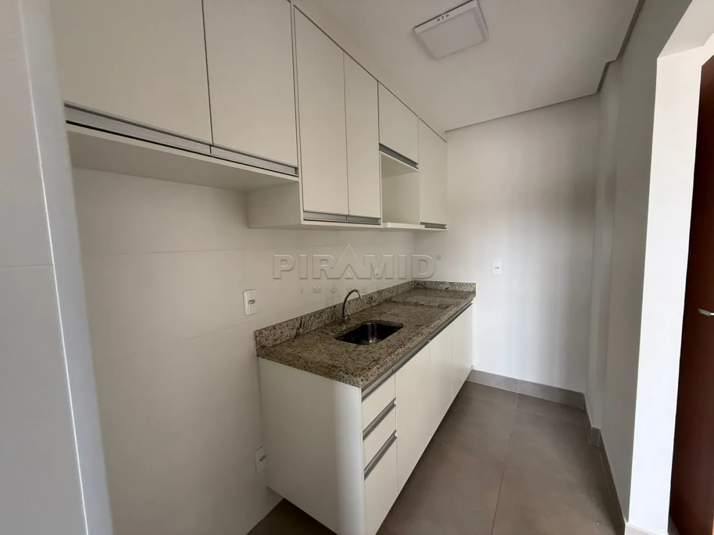 Alugar Apartamento / Padr&atilde;o em Ribeir&atilde;o Preto R$ 1.200,00 - Foto 16