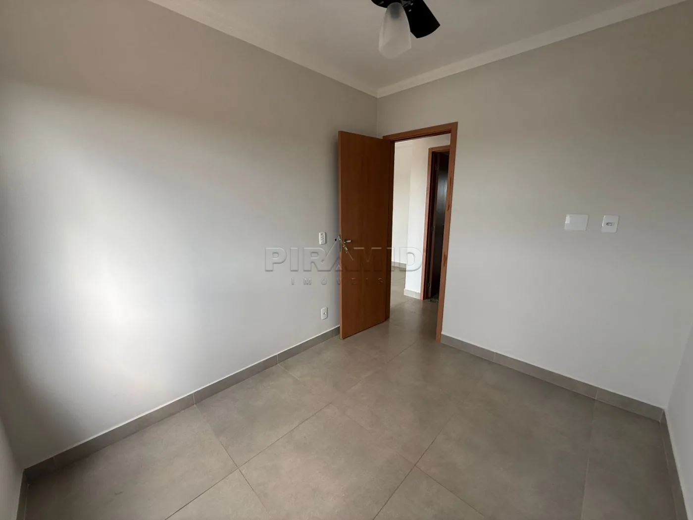 Alugar Apartamento / Padr&atilde;o em Ribeir&atilde;o Preto R$ 1.200,00 - Foto 9