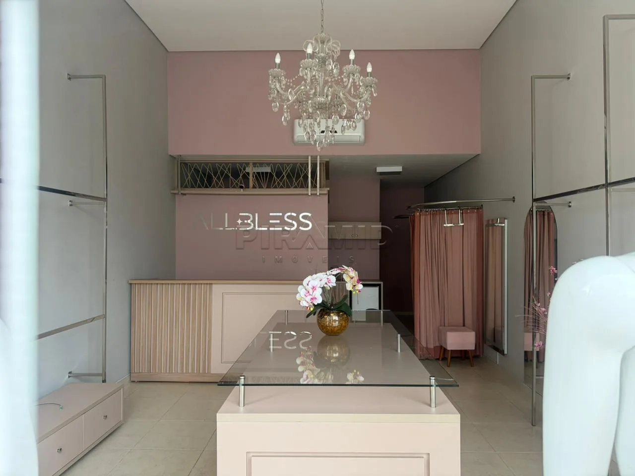 Alugar Comercial / Sal&atilde;o em Ribeir&atilde;o Preto R$ 2.700,00 - Foto 1