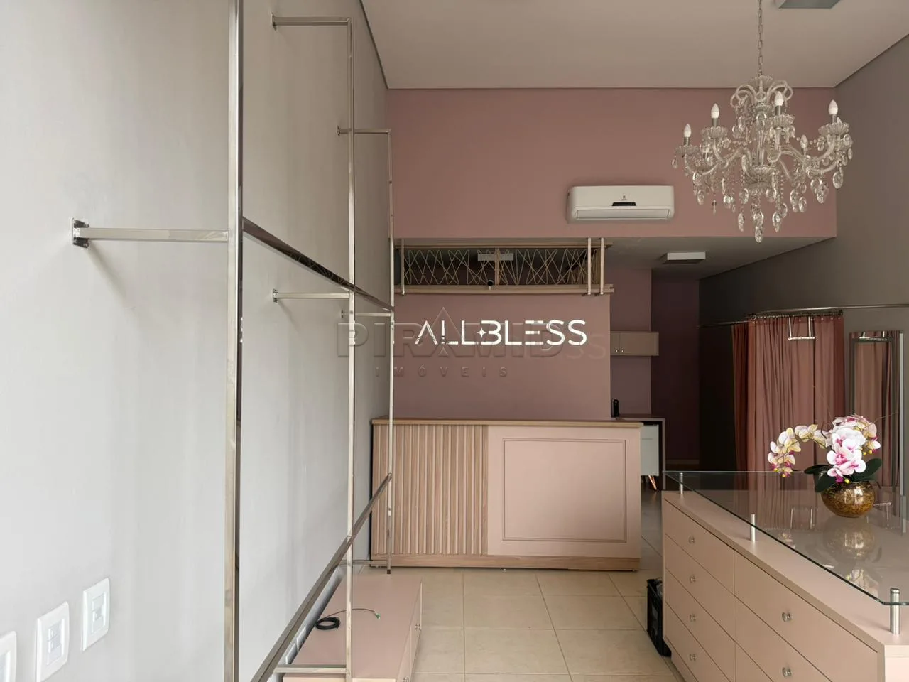 Alugar Comercial / Sal&atilde;o em Ribeir&atilde;o Preto R$ 2.700,00 - Foto 2