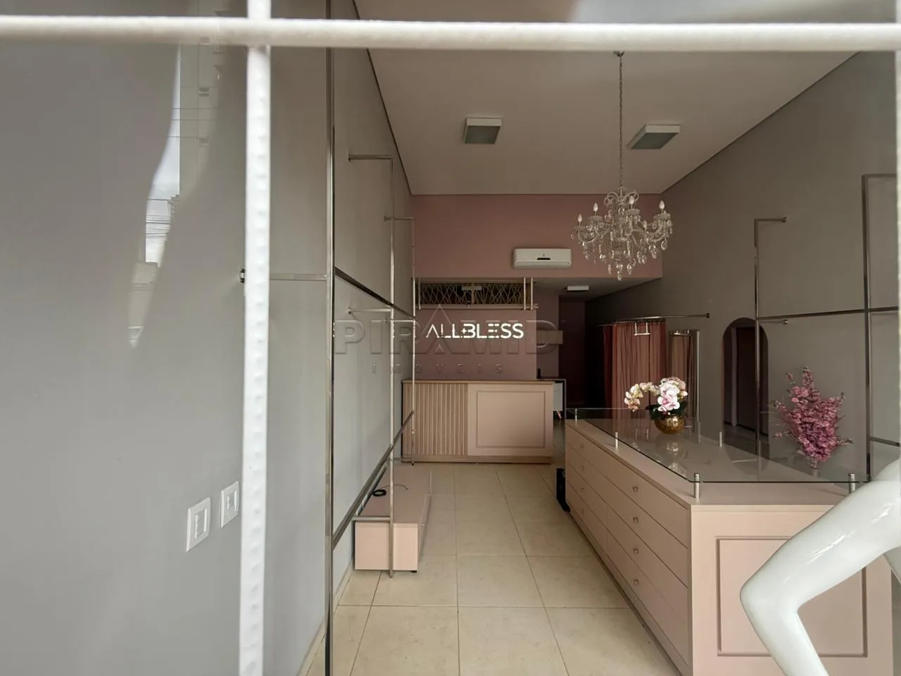 Alugar Comercial / Sal&atilde;o em Ribeir&atilde;o Preto R$ 2.700,00 - Foto 3