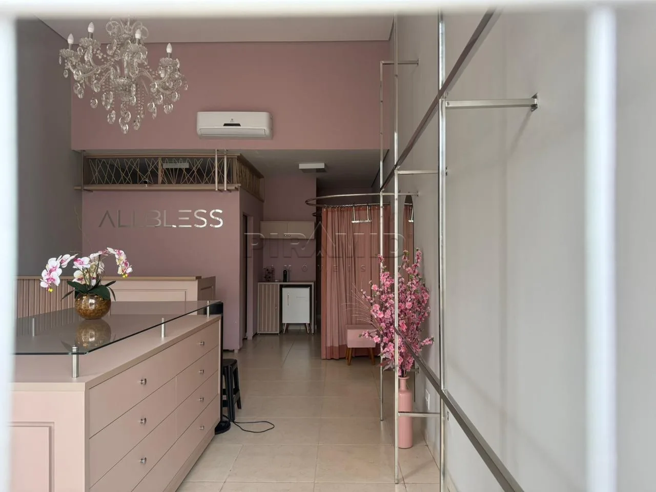 Alugar Comercial / Sal&atilde;o em Ribeir&atilde;o Preto R$ 2.700,00 - Foto 4