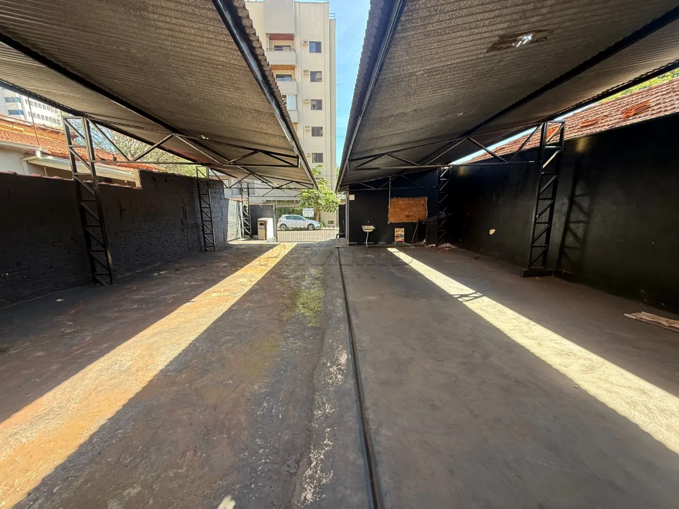 Alugar Comercial / Ponto Comercial em Ribeir&atilde;o Preto R$ 8.000,00 - Foto 1