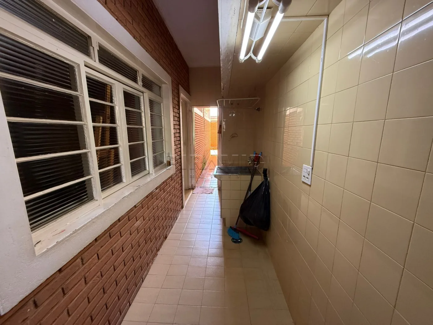 Alugar Casa / Padr&atilde;o em Ribeir&atilde;o Preto R$ 6.500,00 - Foto 32