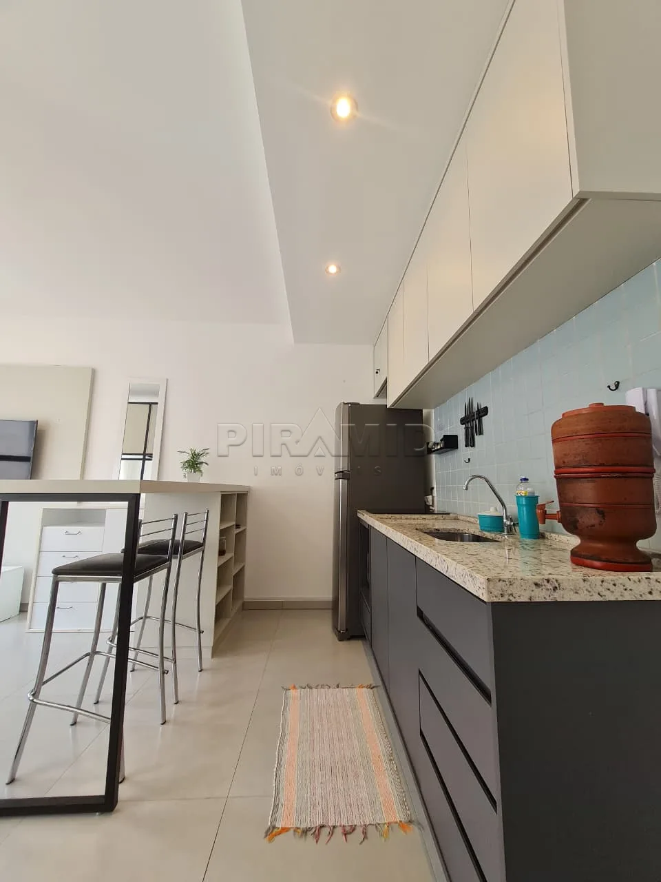 Alugar Apartamento / Padr&atilde;o em Ribeir&atilde;o Preto R$ 1.880,00 - Foto 3