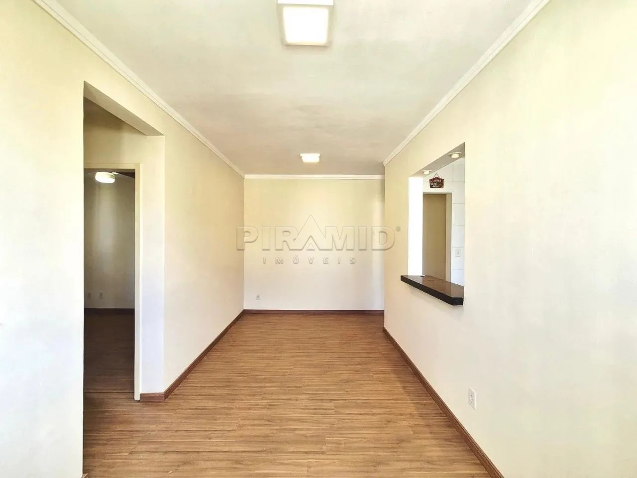 Alugar Apartamento / Padr&atilde;o em Ribeir&atilde;o Preto R$ 1.100,00 - Foto 1