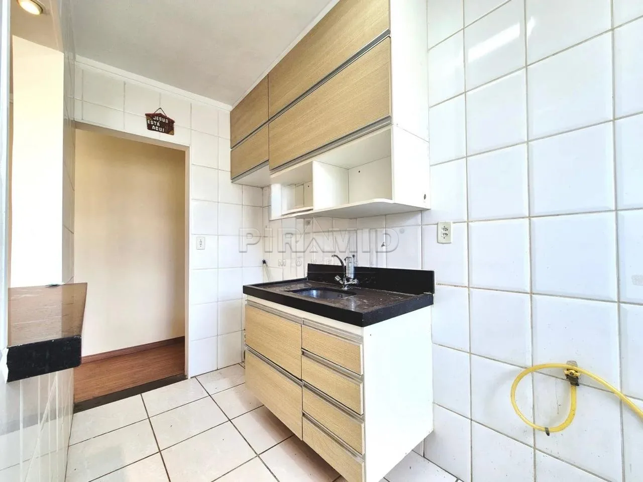 Alugar Apartamento / Padr&atilde;o em Ribeir&atilde;o Preto R$ 1.100,00 - Foto 7