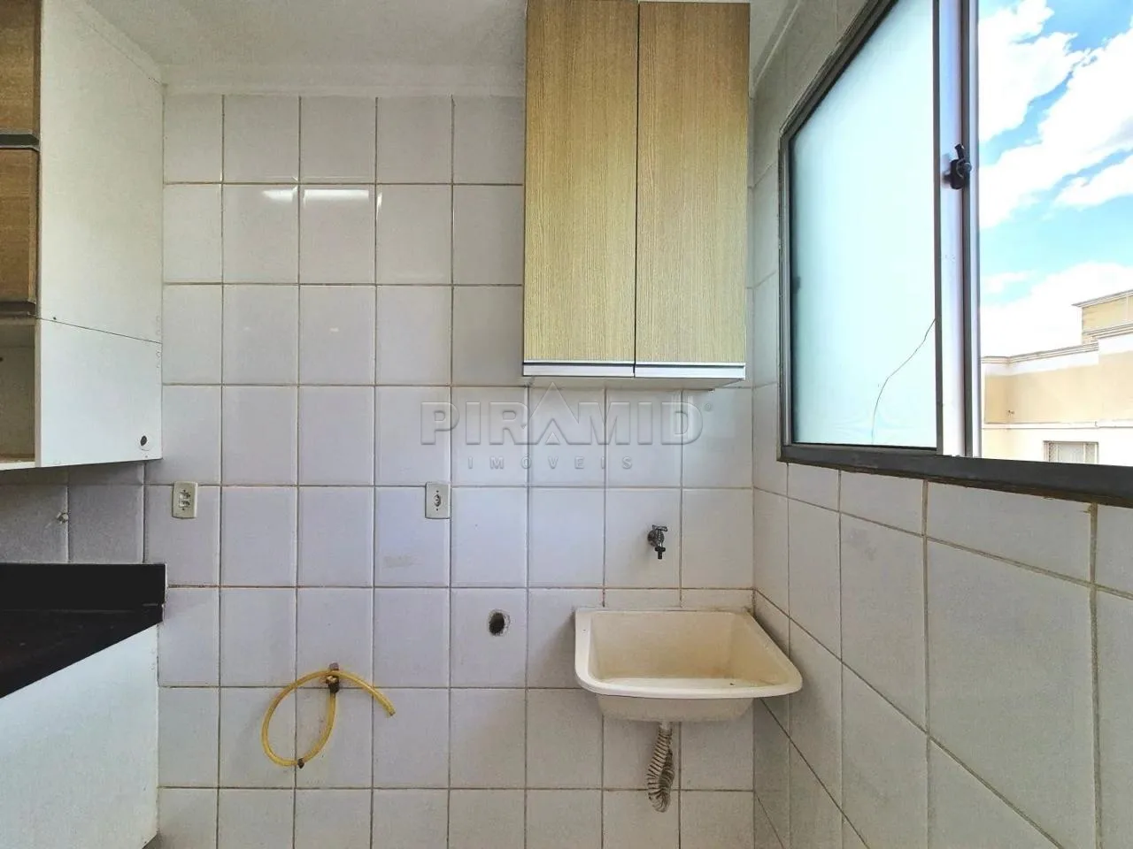 Alugar Apartamento / Padr&atilde;o em Ribeir&atilde;o Preto R$ 1.100,00 - Foto 8