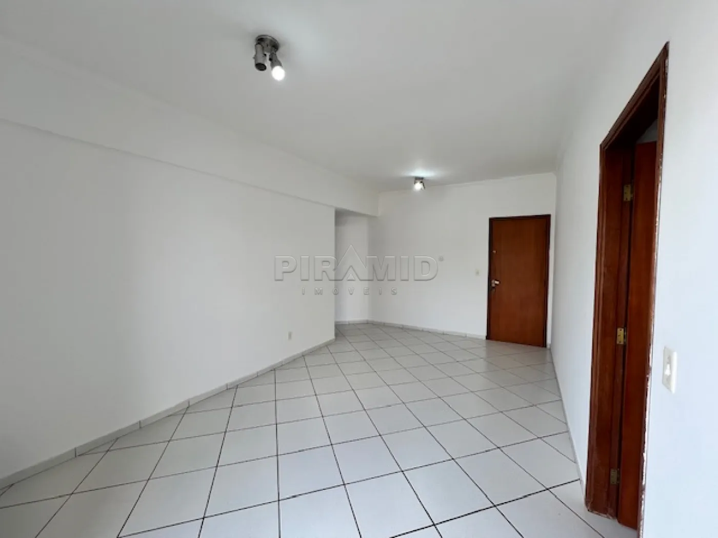 Alugar Apartamento / Padr&atilde;o em Ribeir&atilde;o Preto R$ 1.600,00 - Foto 4