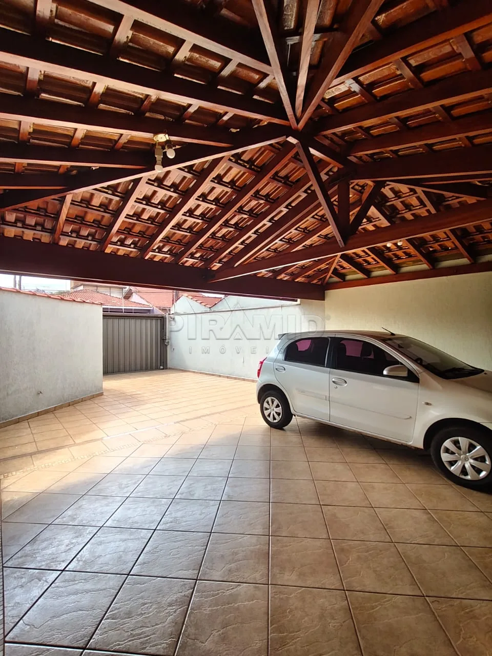 Alugar Casa / Padr&atilde;o em Ribeir&atilde;o Preto R$ 3.200,00 - Foto 2