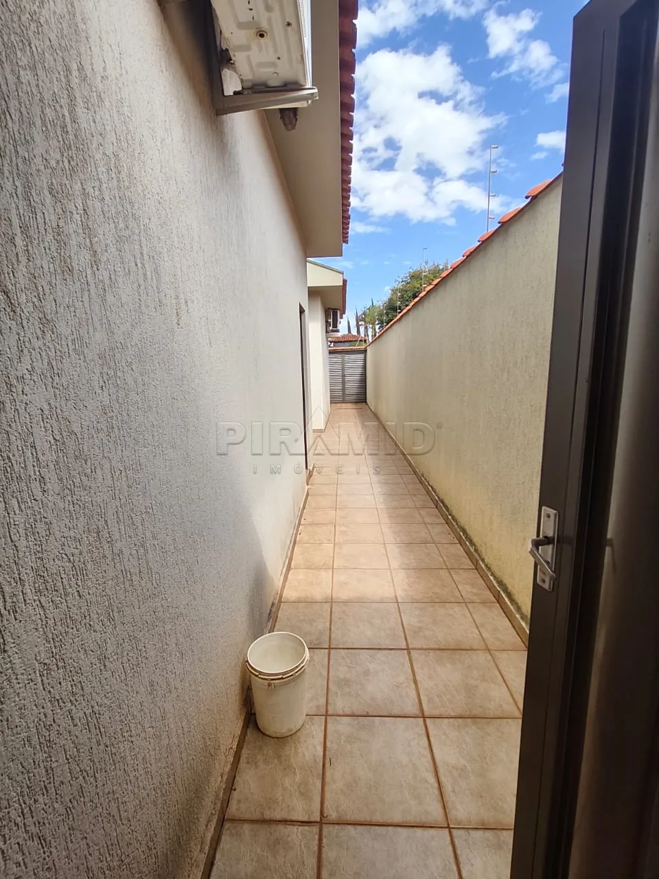 Alugar Casa / Padr&atilde;o em Ribeir&atilde;o Preto R$ 3.200,00 - Foto 9