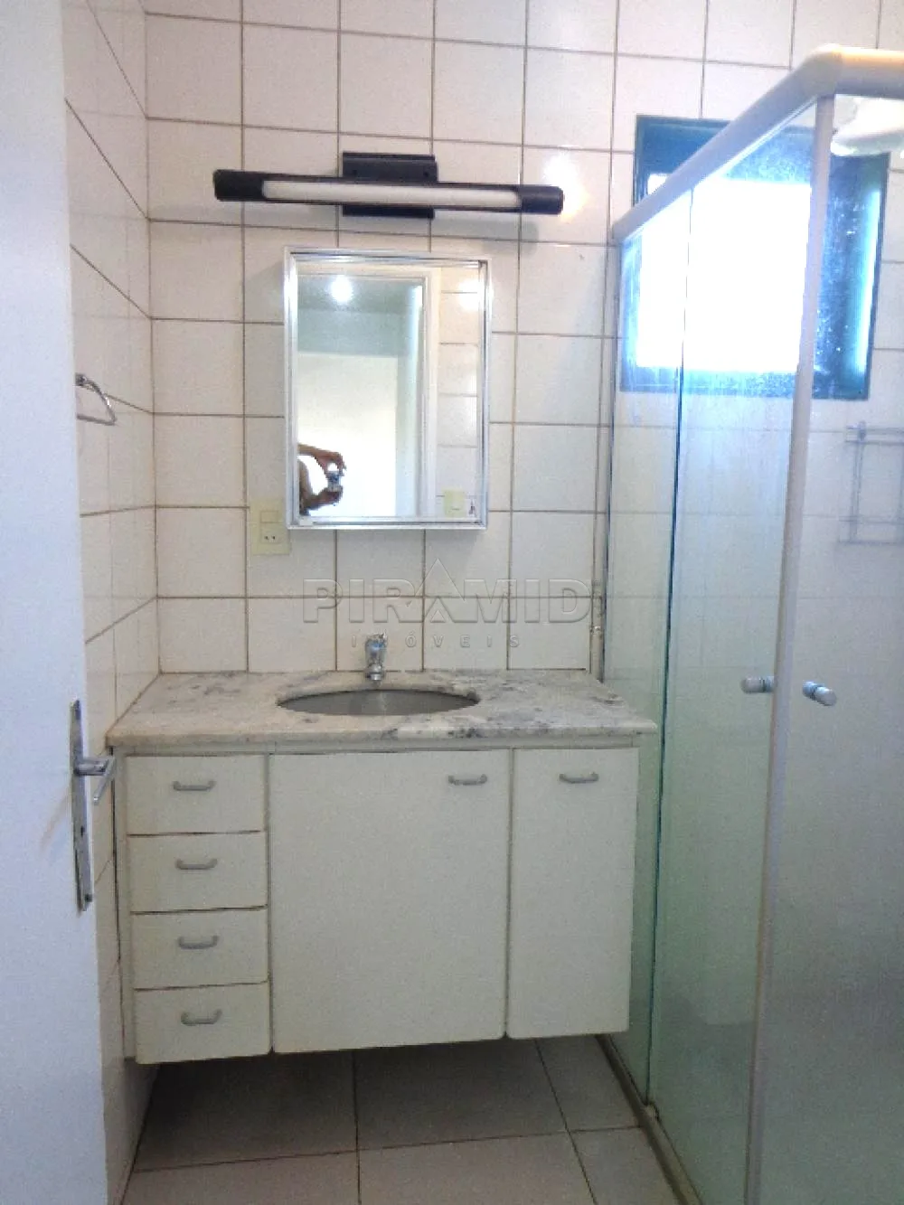 Alugar Apartamento / Padr&atilde;o em Ribeir&atilde;o Preto R$ 650,00 - Foto 15