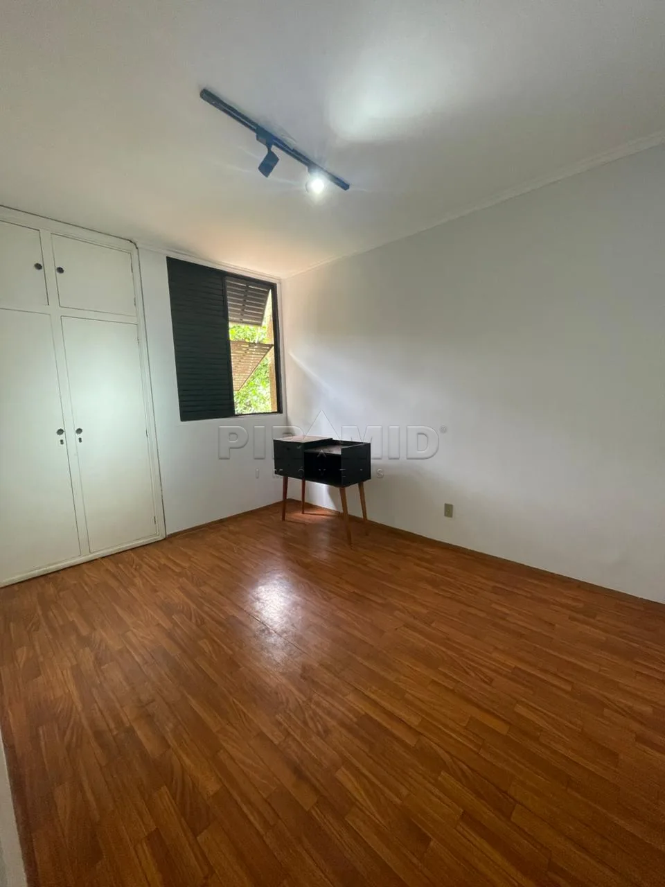 Alugar Apartamento / Padr&atilde;o em Ribeir&atilde;o Preto R$ 2.400,00 - Foto 4