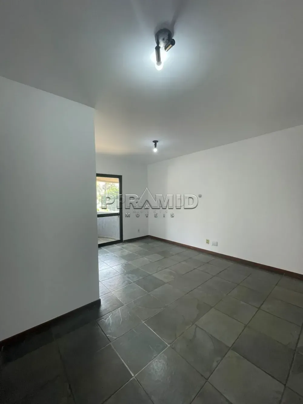 Alugar Apartamento / Padr&atilde;o em Ribeir&atilde;o Preto R$ 1.190,00 - Foto 2