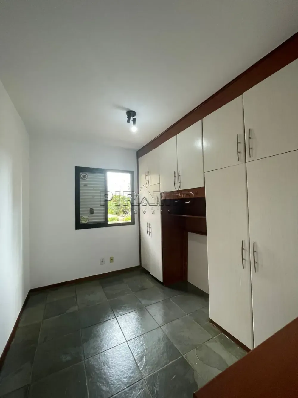 Alugar Apartamento / Padr&atilde;o em Ribeir&atilde;o Preto R$ 1.190,00 - Foto 5