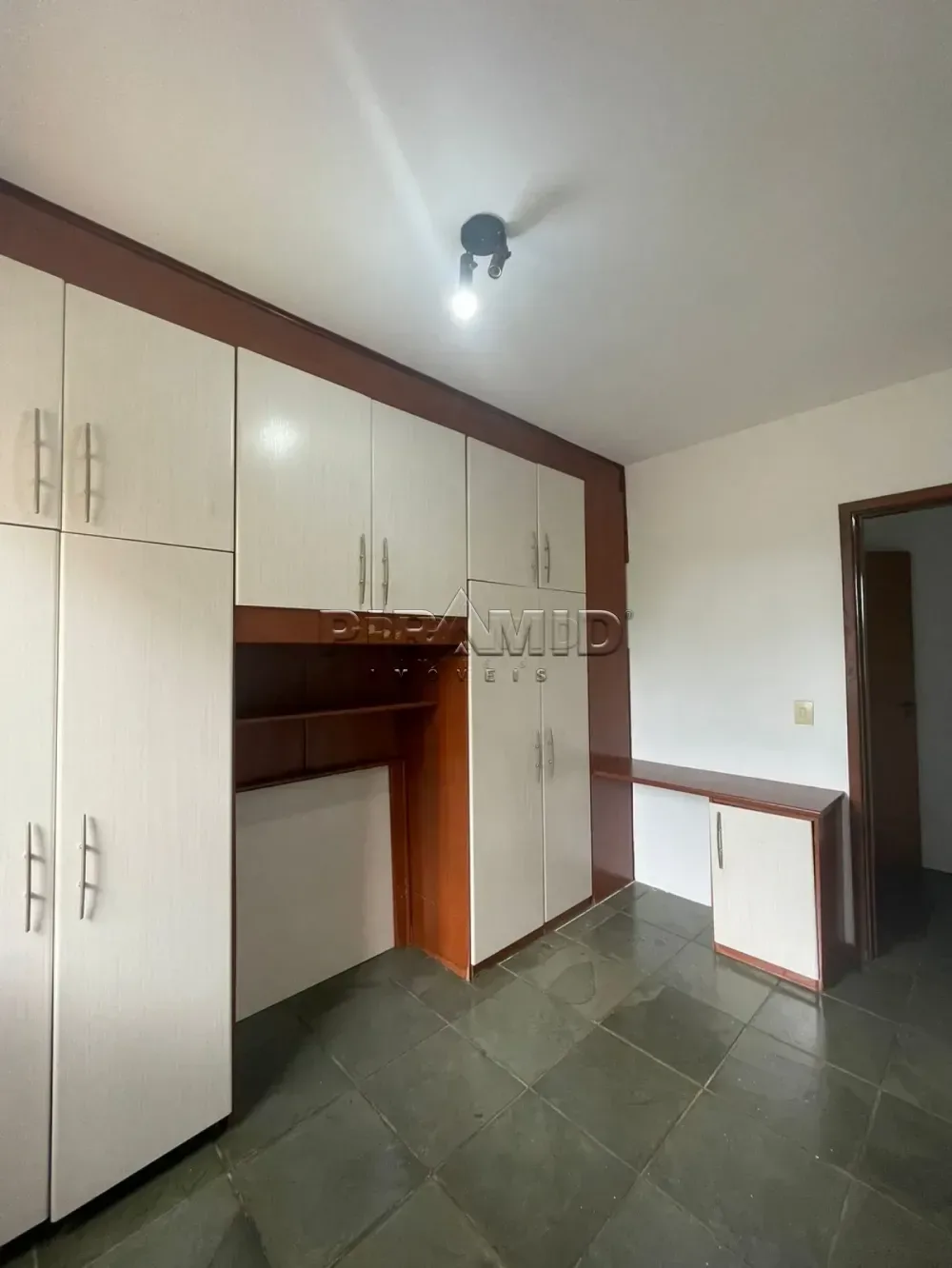 Alugar Apartamento / Padr&atilde;o em Ribeir&atilde;o Preto R$ 1.190,00 - Foto 6