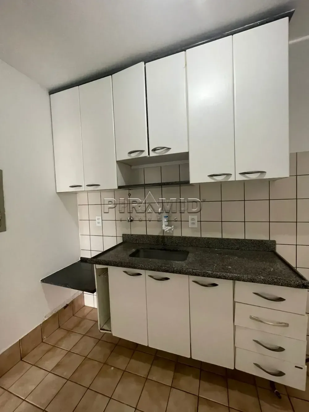 Alugar Apartamento / Padr&atilde;o em Ribeir&atilde;o Preto R$ 1.190,00 - Foto 13
