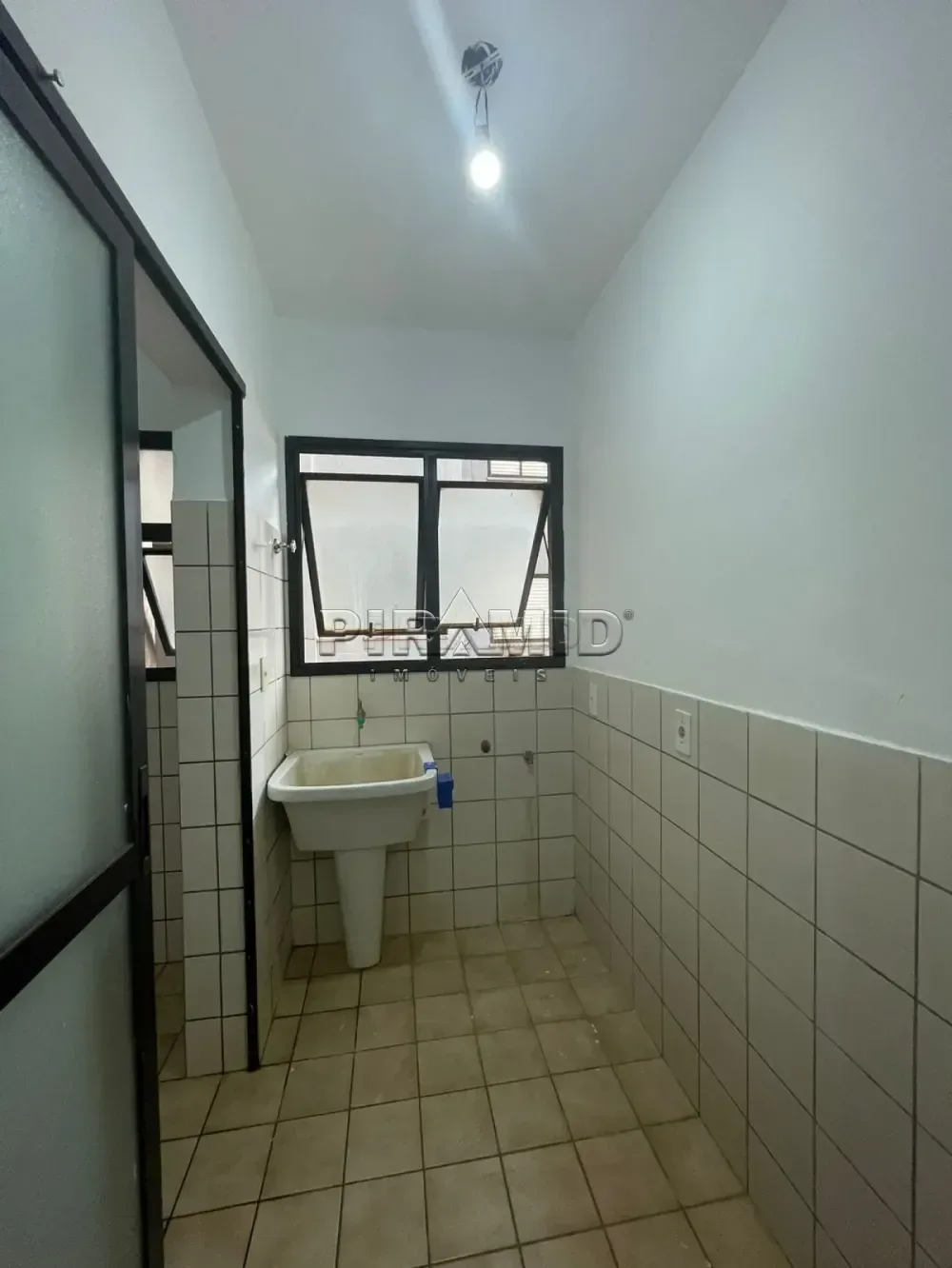 Alugar Apartamento / Padr&atilde;o em Ribeir&atilde;o Preto R$ 1.190,00 - Foto 16