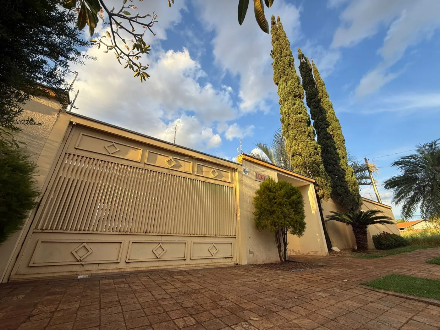 Comprar Casa / Padr&atilde;o em Ribeir&atilde;o Preto R$ 1.100.000,00 - Foto 1
