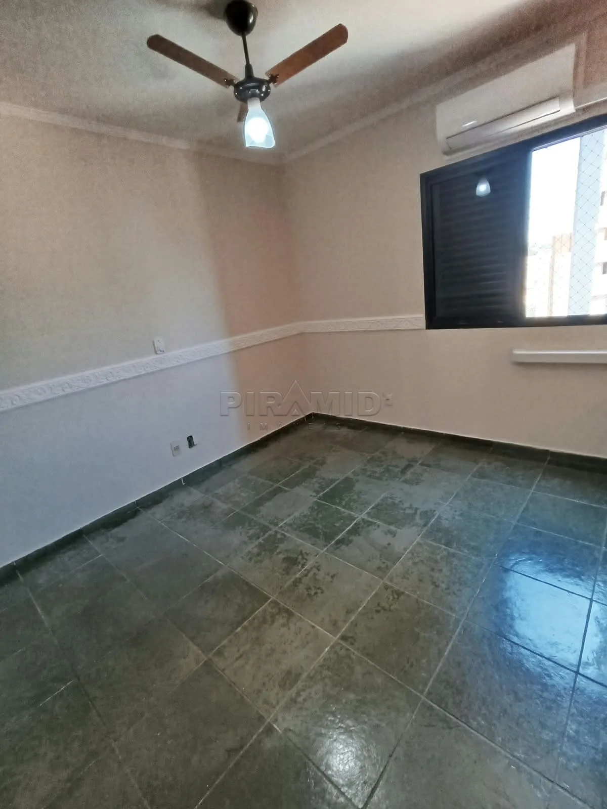 Alugar Apartamento / Padr&atilde;o em Ribeir&atilde;o Preto R$ 1.400,00 - Foto 2