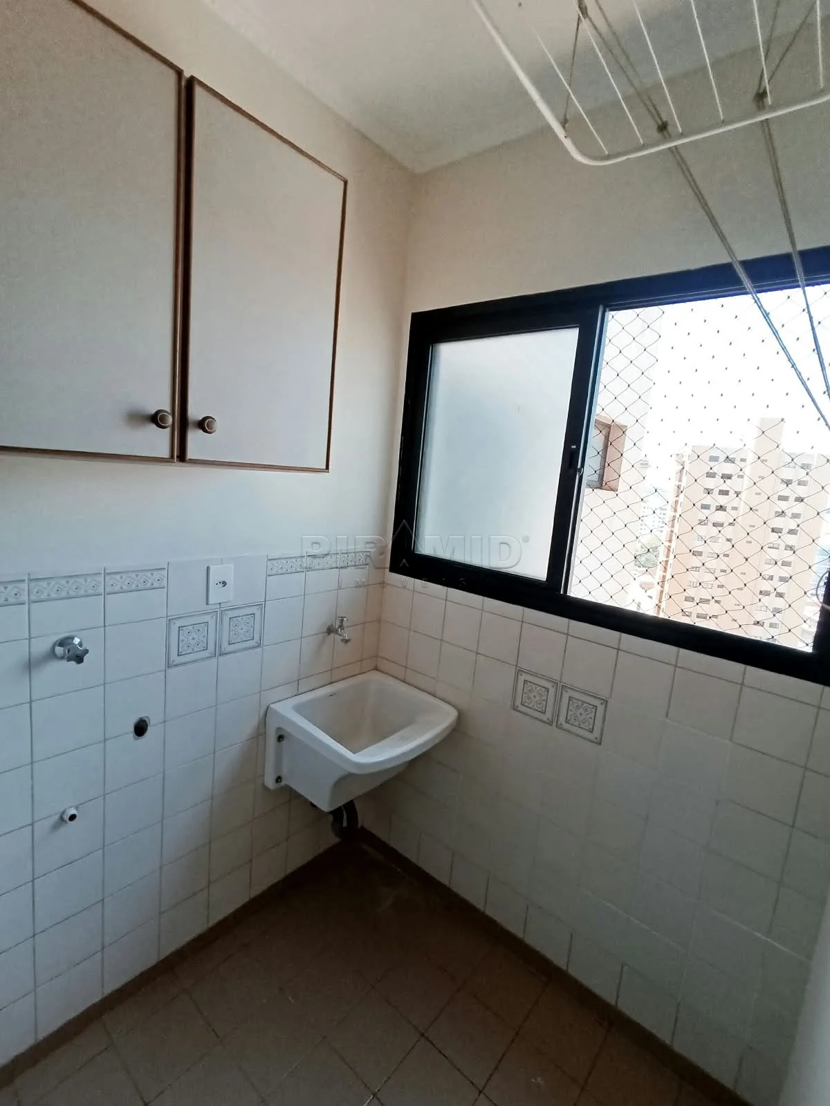 Alugar Apartamento / Padr&atilde;o em Ribeir&atilde;o Preto R$ 1.400,00 - Foto 4