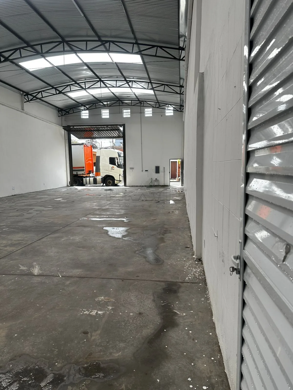 Alugar Comercial / Galp&atilde;o  Barrac&atilde;o em Ribeir&atilde;o Preto R$ 7.000,00 - Foto 4