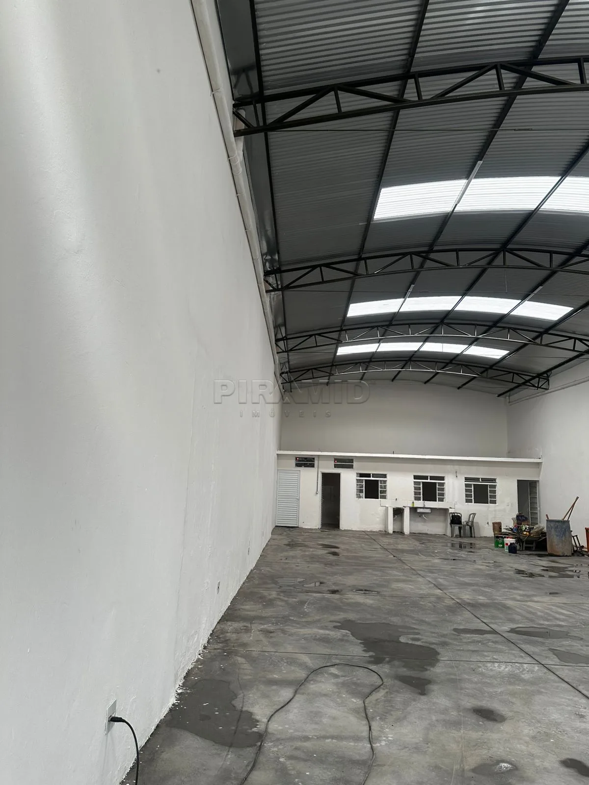 Alugar Comercial / Galp&atilde;o  Barrac&atilde;o em Ribeir&atilde;o Preto R$ 7.000,00 - Foto 1