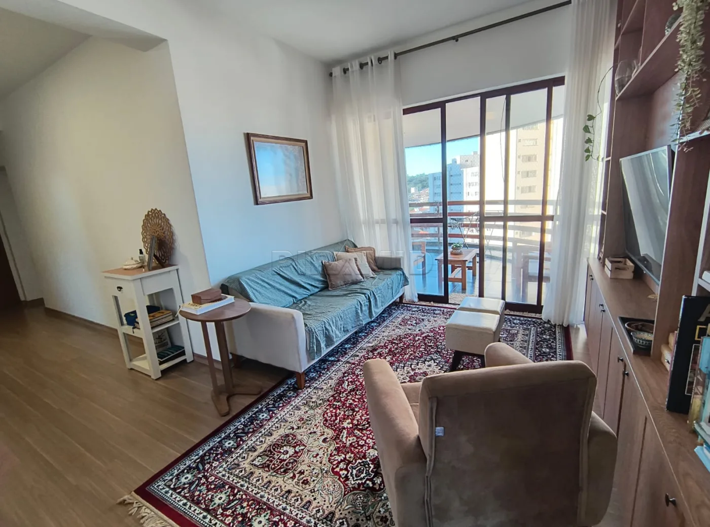Alugar Apartamento / Padr&atilde;o em Ribeir&atilde;o Preto R$ 1.200,00 - Foto 1