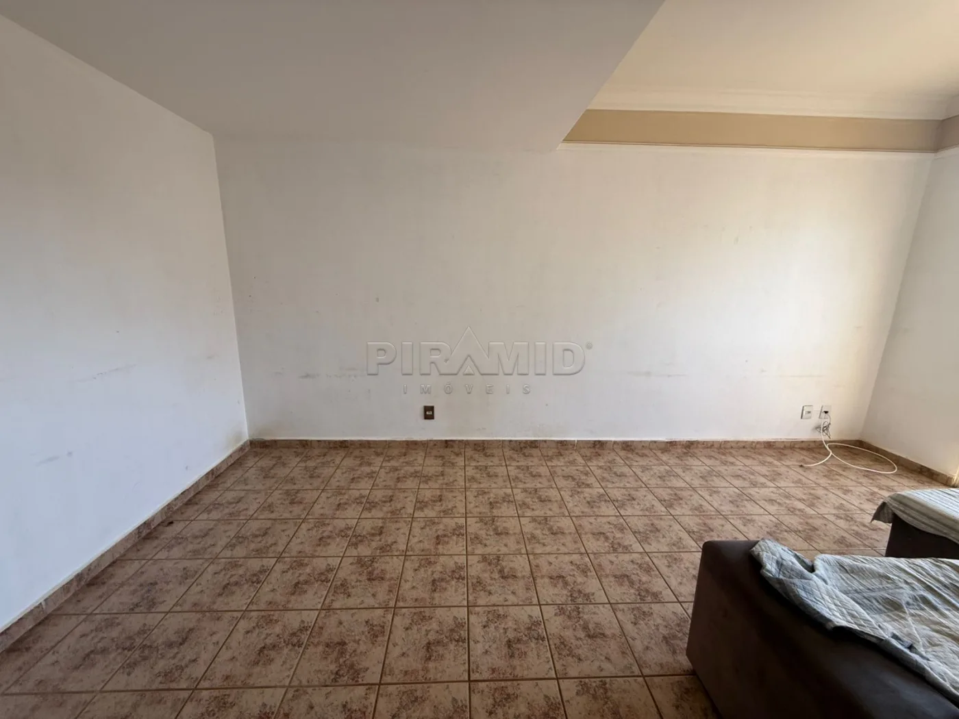Alugar Apartamento / Padr&atilde;o em Ribeir&atilde;o Preto R$ 1.700,00 - Foto 2