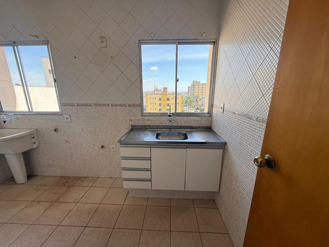 Alugar Apartamento / Padr&atilde;o em Ribeir&atilde;o Preto R$ 1.700,00 - Foto 12