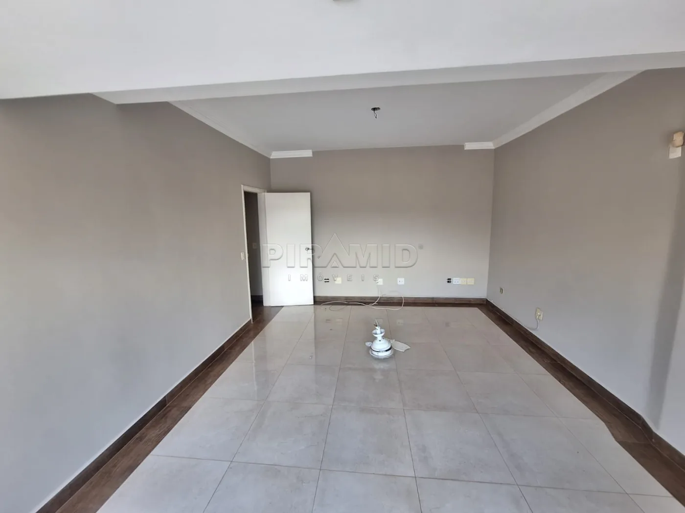 Alugar Casa / Padr&atilde;o em Ribeir&atilde;o Preto R$ 5.790,00 - Foto 15