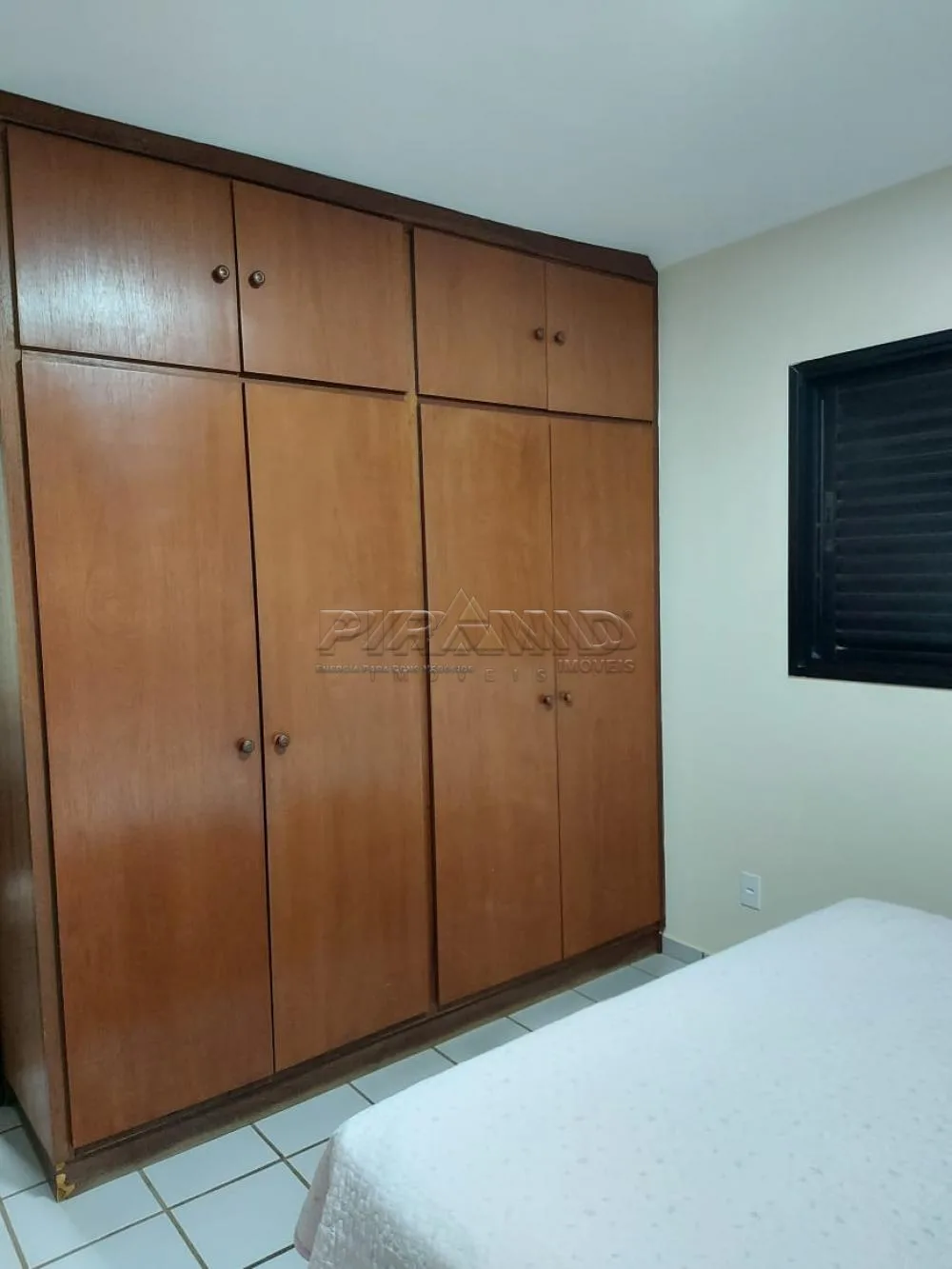 Alugar Apartamento / Padr&atilde;o em Ribeir&atilde;o Preto R$ 1.400,00 - Foto 4