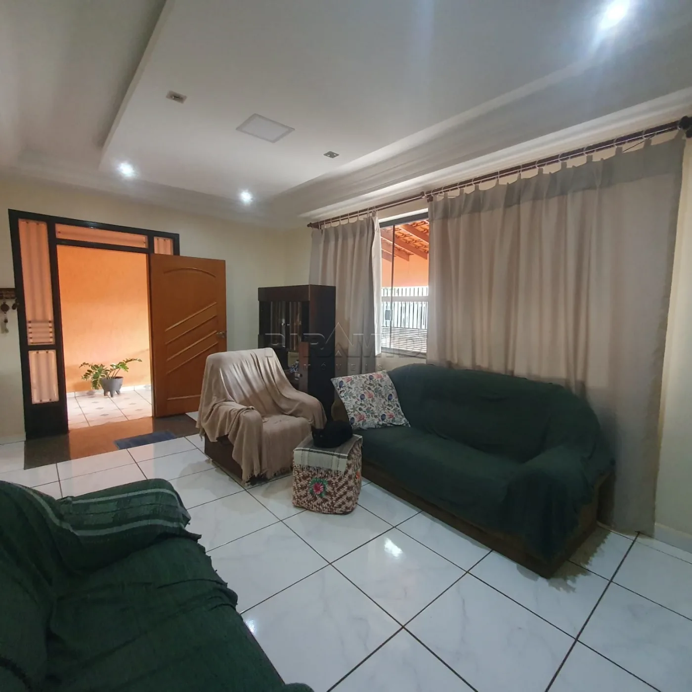 Alugar Casa / Padr&atilde;o em Ribeir&atilde;o Preto R$ 1.700,00 - Foto 3