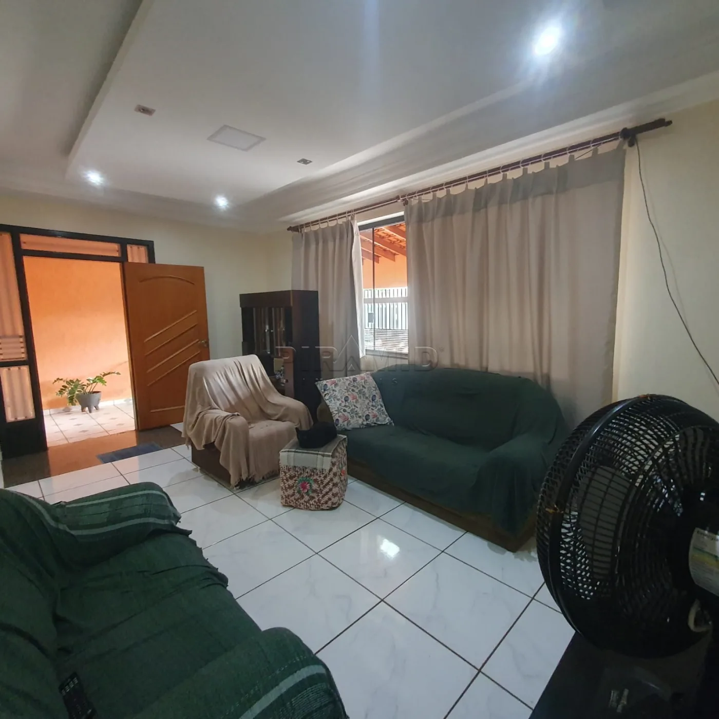 Alugar Casa / Padr&atilde;o em Ribeir&atilde;o Preto R$ 1.700,00 - Foto 4