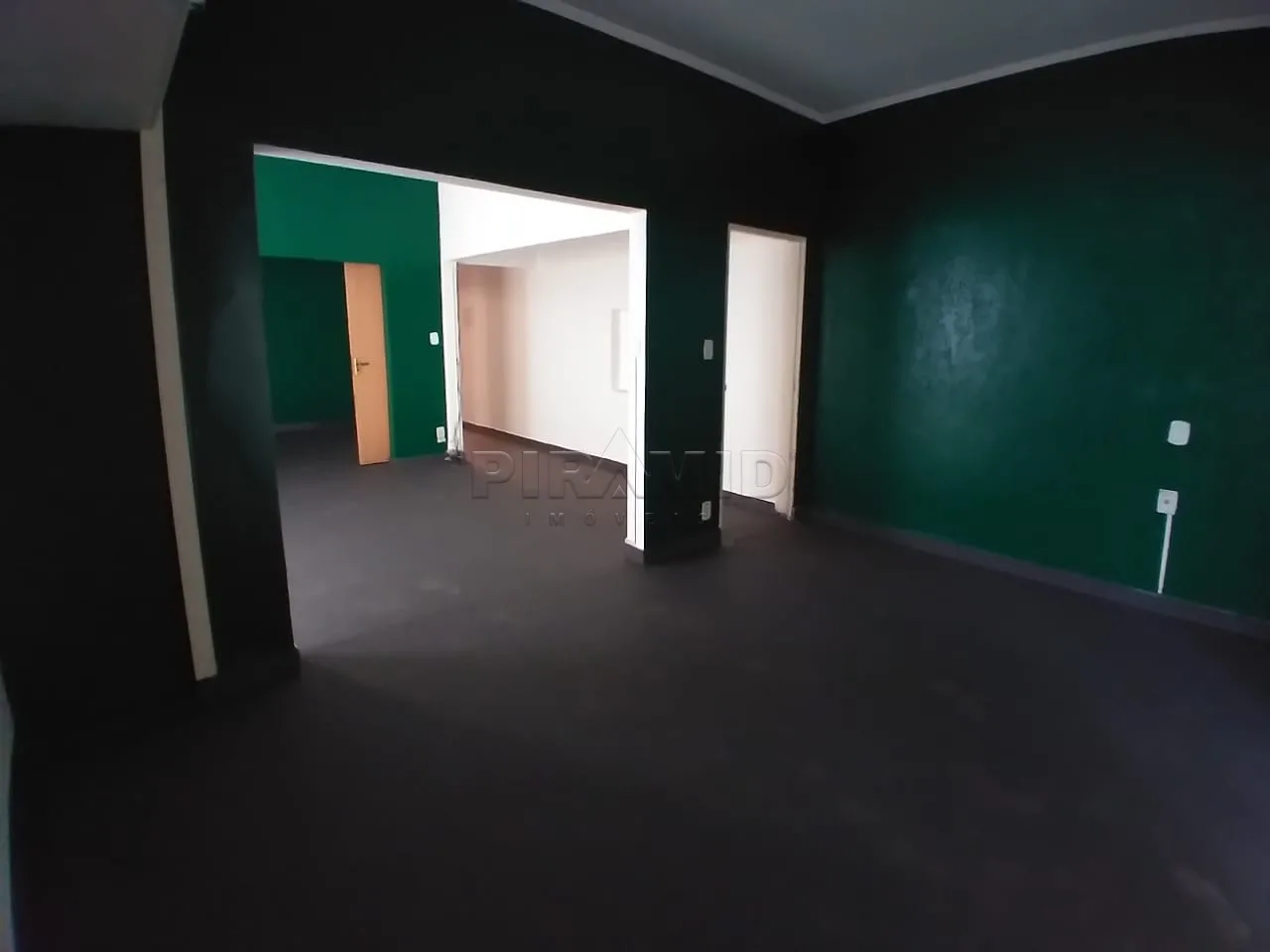 Alugar Casa / Padr&atilde;o em Ribeir&atilde;o Preto R$ 1.800,00 - Foto 4