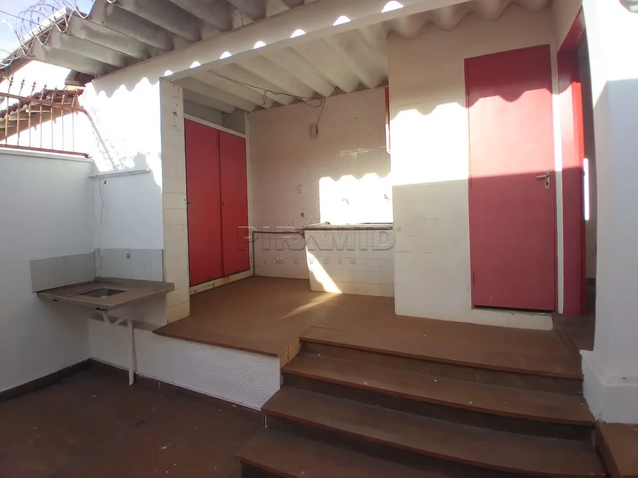 Alugar Casa / Padr&atilde;o em Ribeir&atilde;o Preto R$ 1.800,00 - Foto 12