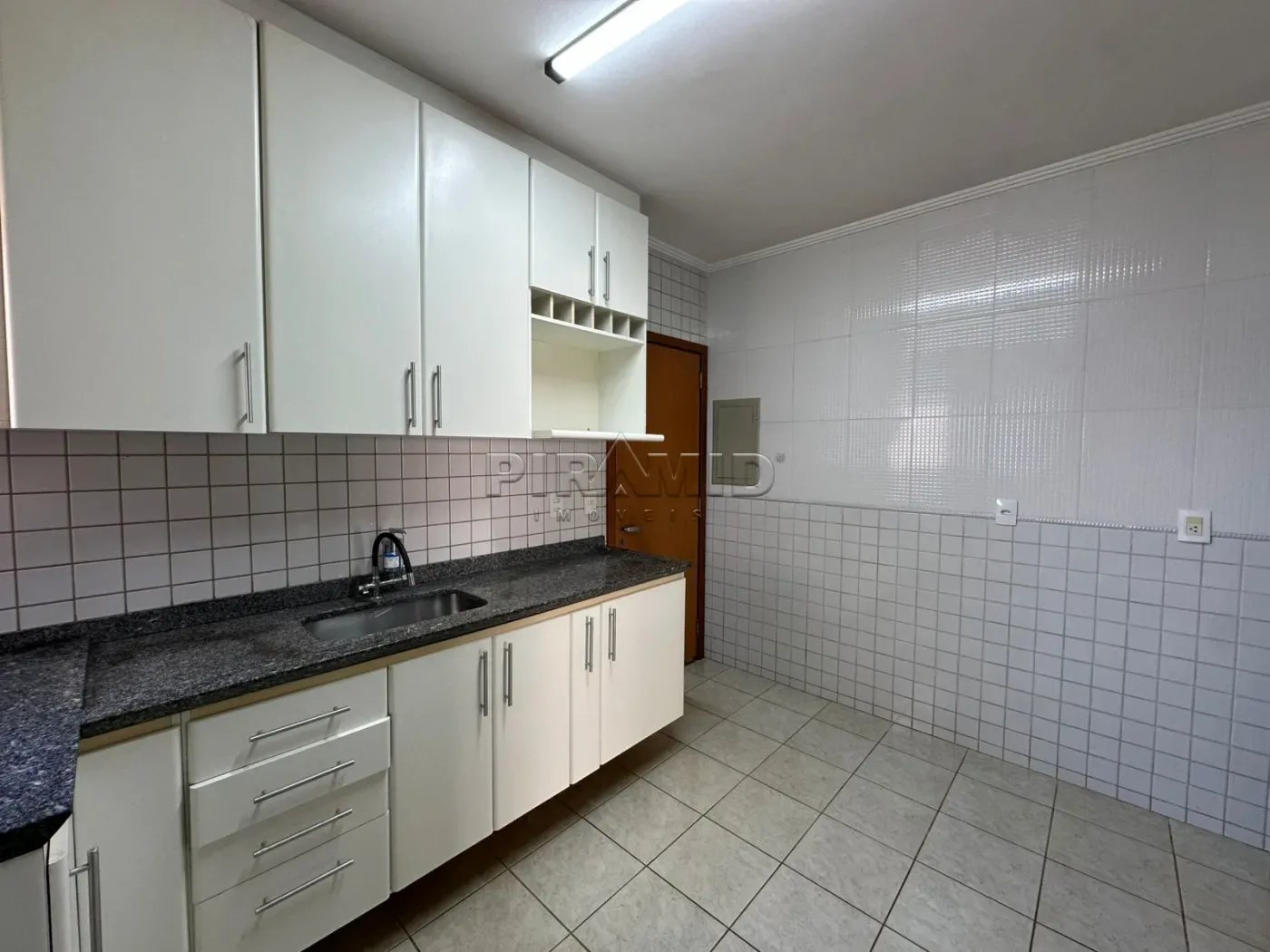 Alugar Apartamento / Padr&atilde;o em Ribeir&atilde;o Preto R$ 4.100,00 - Foto 18