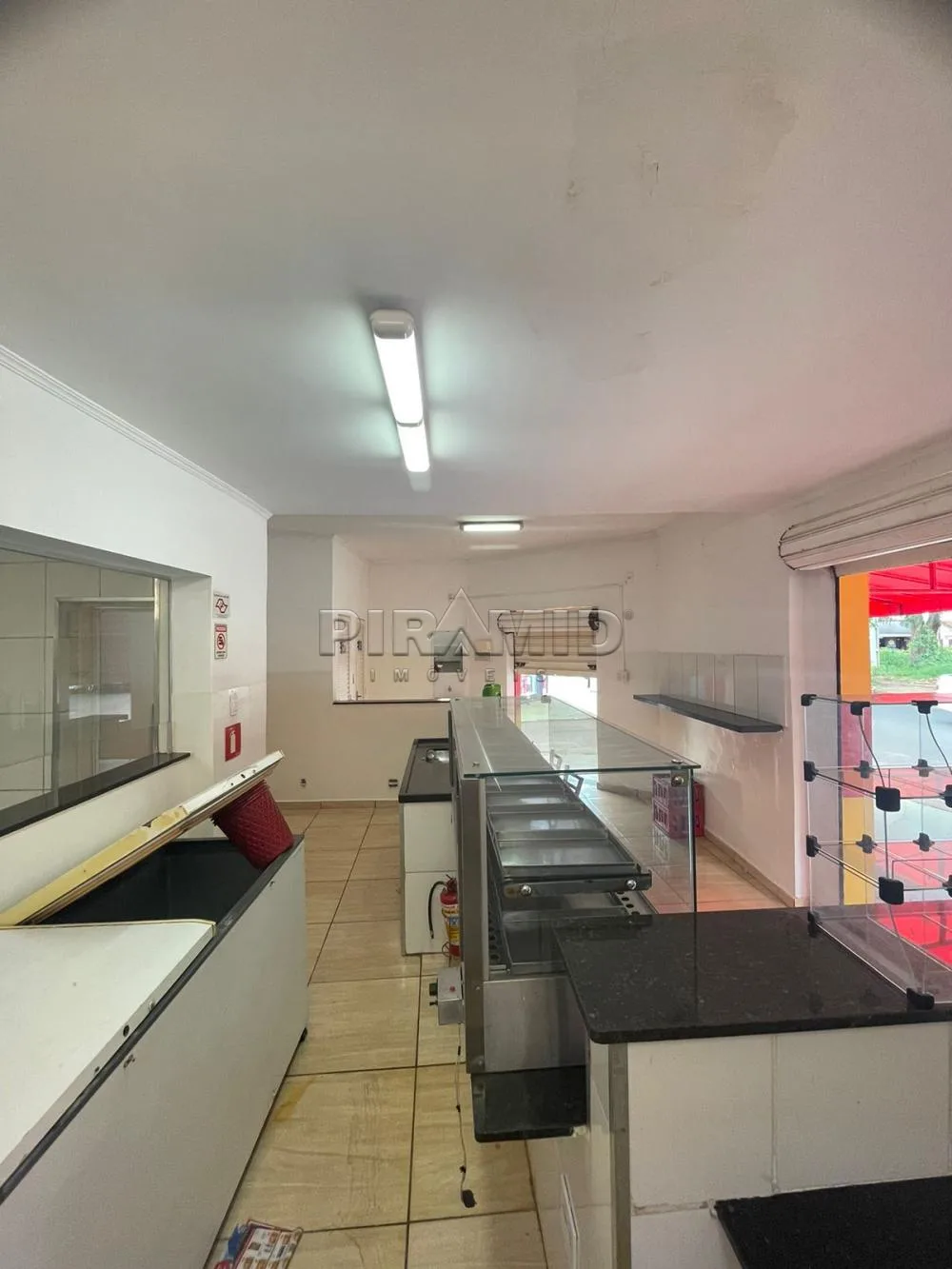 Alugar Comercial / Sal&atilde;o em Ribeir&atilde;o Preto R$ 2.700,00 - Foto 1