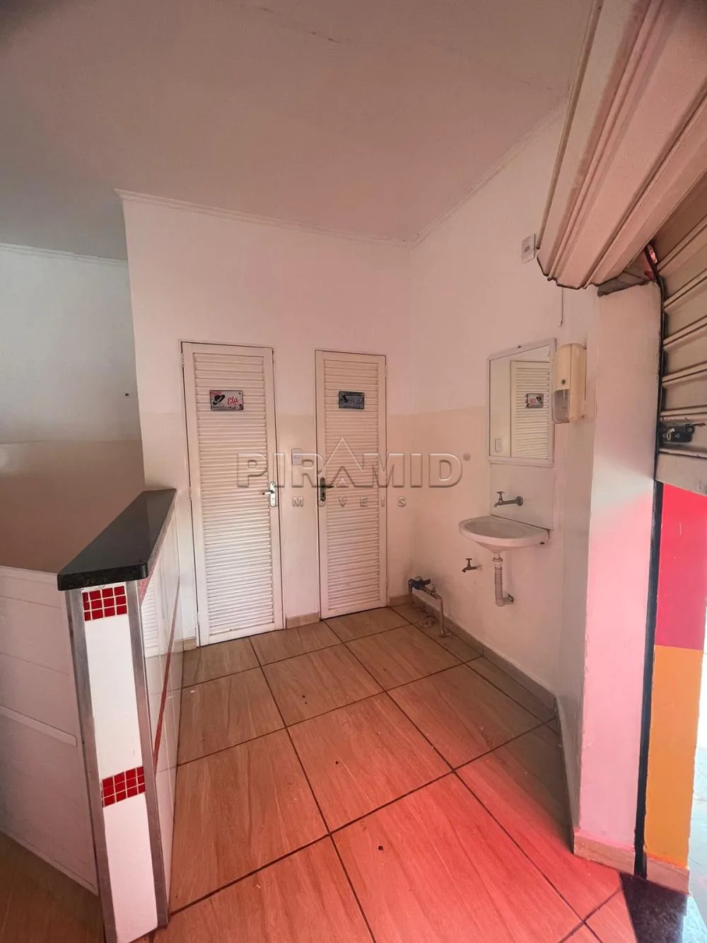 Alugar Comercial / Sal&atilde;o em Ribeir&atilde;o Preto R$ 2.700,00 - Foto 9