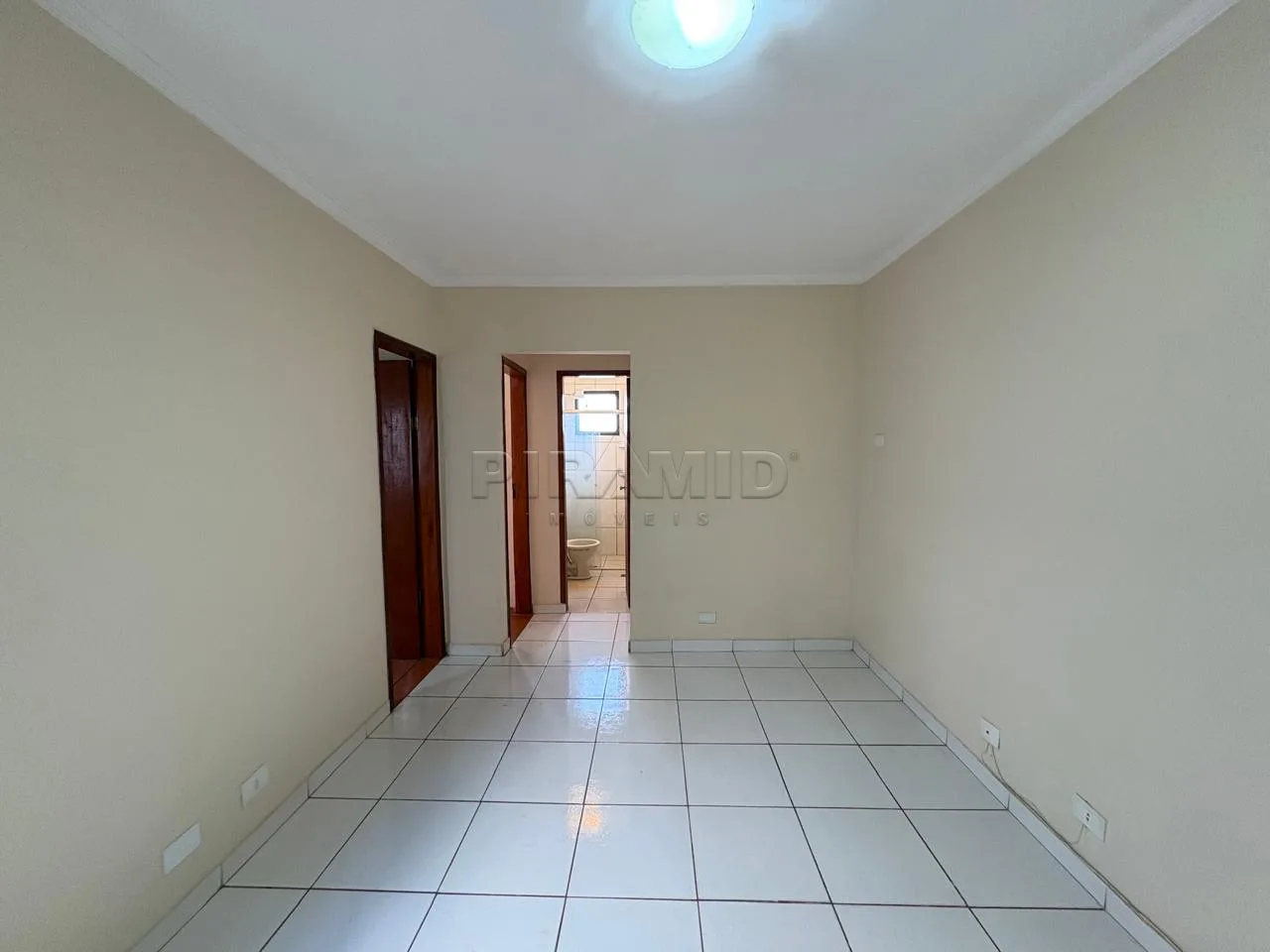Alugar Apartamento / Padr&atilde;o em Ribeir&atilde;o Preto R$ 1.200,00 - Foto 3