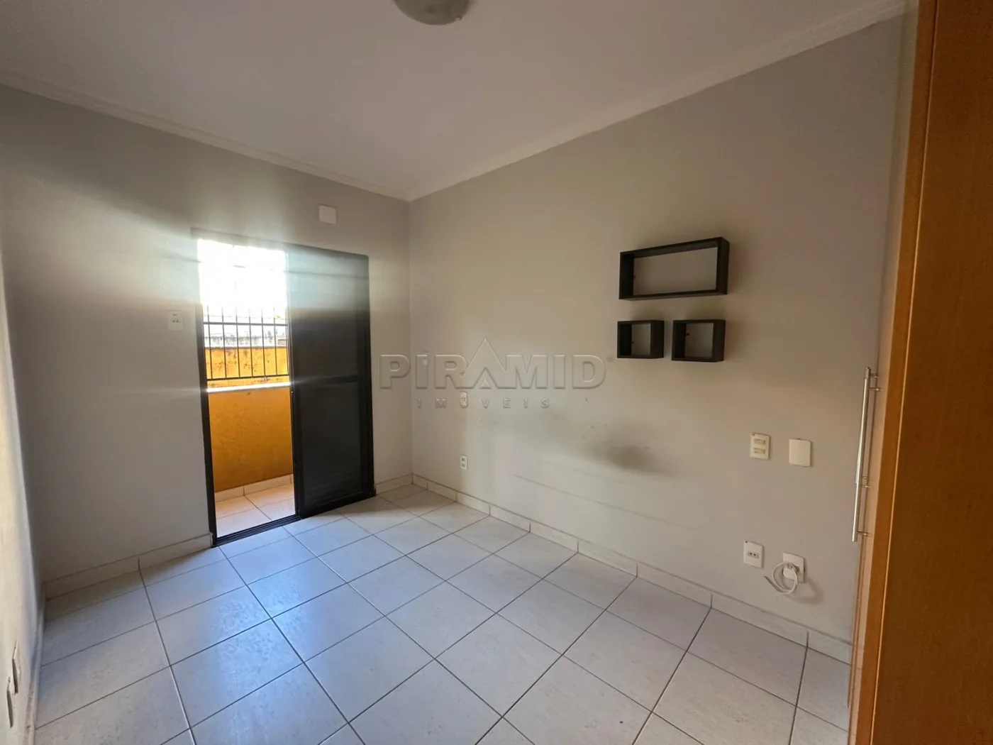 Alugar Apartamento / Padr&atilde;o em Ribeir&atilde;o Preto R$ 1.200,00 - Foto 5