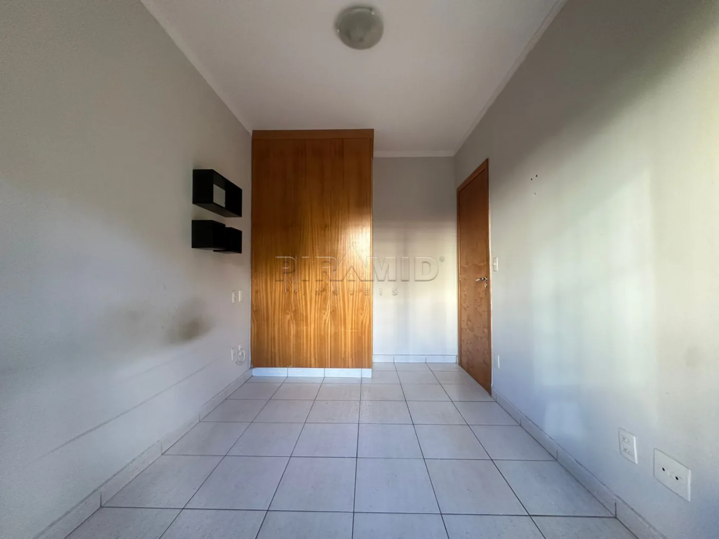 Alugar Apartamento / Padr&atilde;o em Ribeir&atilde;o Preto R$ 1.200,00 - Foto 6