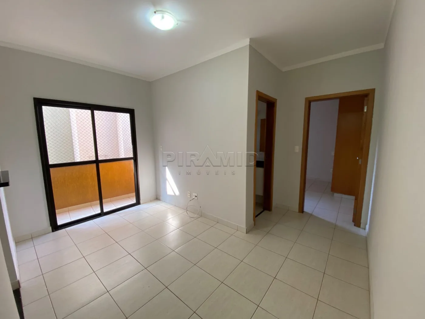 Alugar Apartamento / Padr&atilde;o em Ribeir&atilde;o Preto R$ 1.350,00 - Foto 2