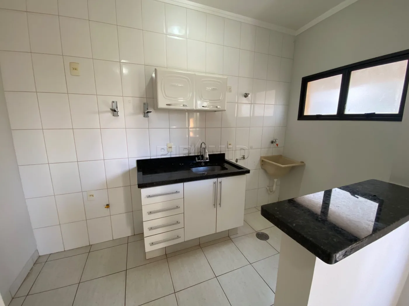 Alugar Apartamento / Padr&atilde;o em Ribeir&atilde;o Preto R$ 1.350,00 - Foto 3