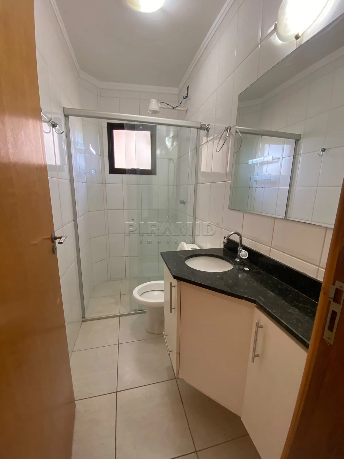 Alugar Apartamento / Padr&atilde;o em Ribeir&atilde;o Preto R$ 1.350,00 - Foto 9