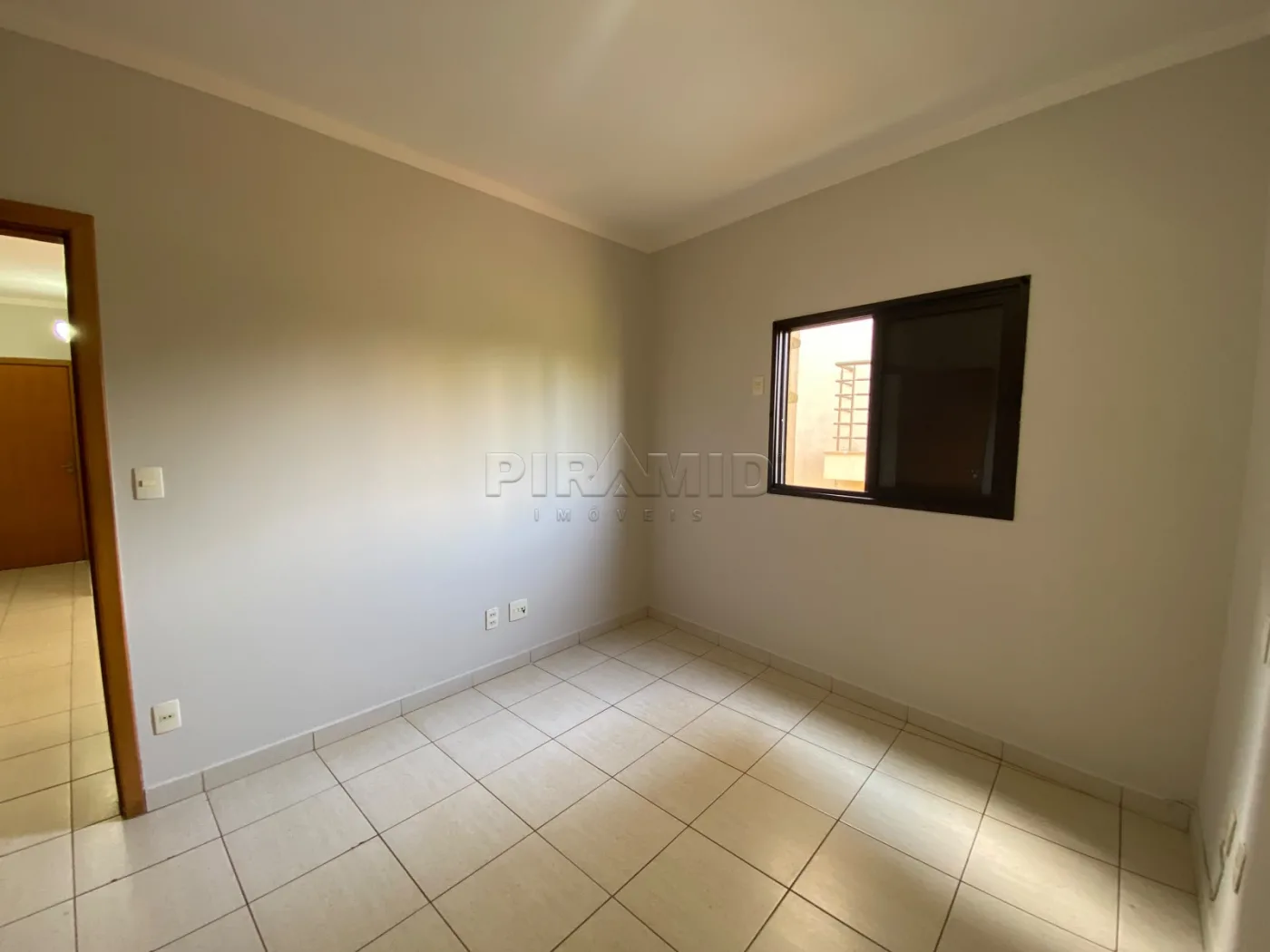 Alugar Apartamento / Padr&atilde;o em Ribeir&atilde;o Preto R$ 1.350,00 - Foto 12