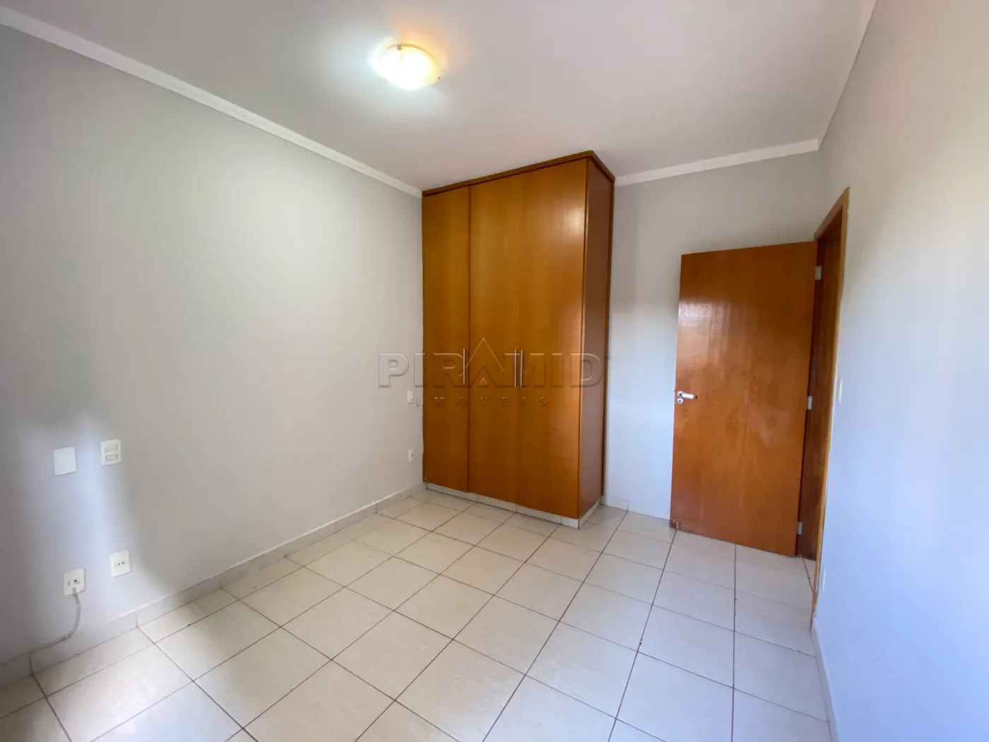 Alugar Apartamento / Padr&atilde;o em Ribeir&atilde;o Preto R$ 1.350,00 - Foto 13