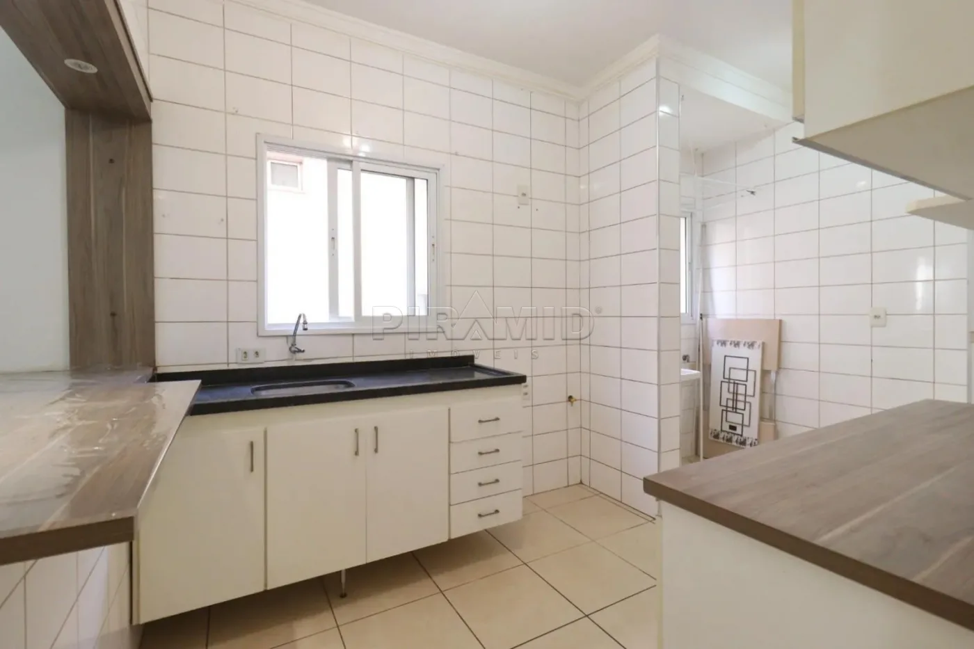 Alugar Apartamento / Padr&atilde;o em Ribeir&atilde;o Preto R$ 1.900,00 - Foto 5